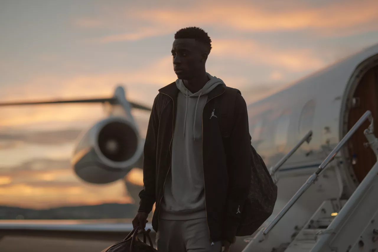 Потерявший паспорт Ямаль вернулся в Испанию на частном самолёте. RFEF связалась с властями Турции для решения проблемы